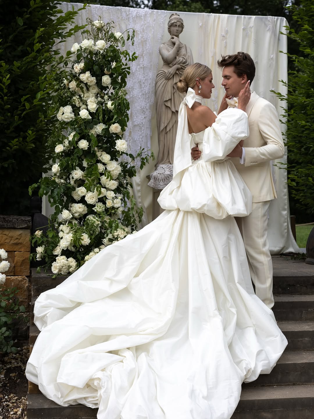 Kolejny ślub w polskim show-biznesie! TVP ogłosiła i pokazała zdjęcia