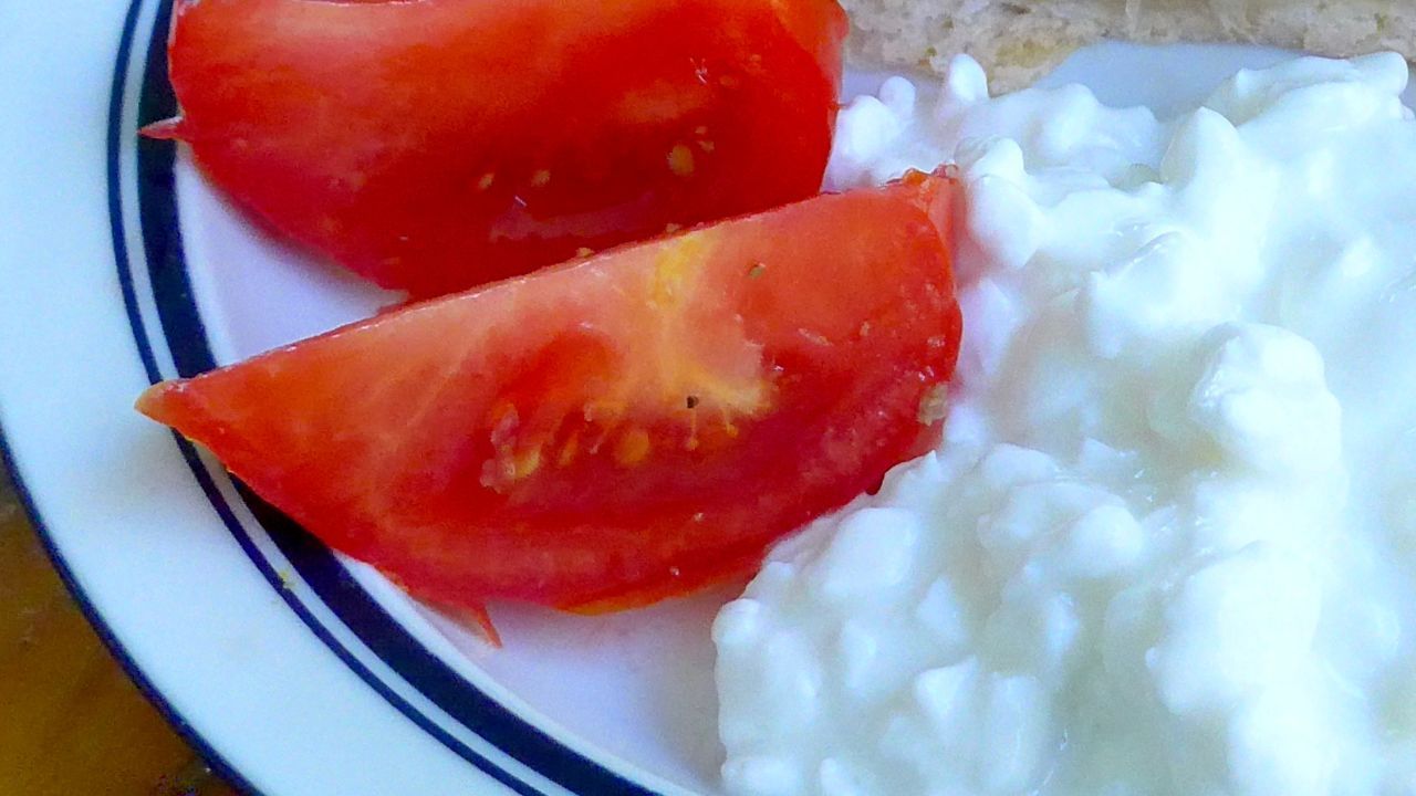 Pomidory i twarożek