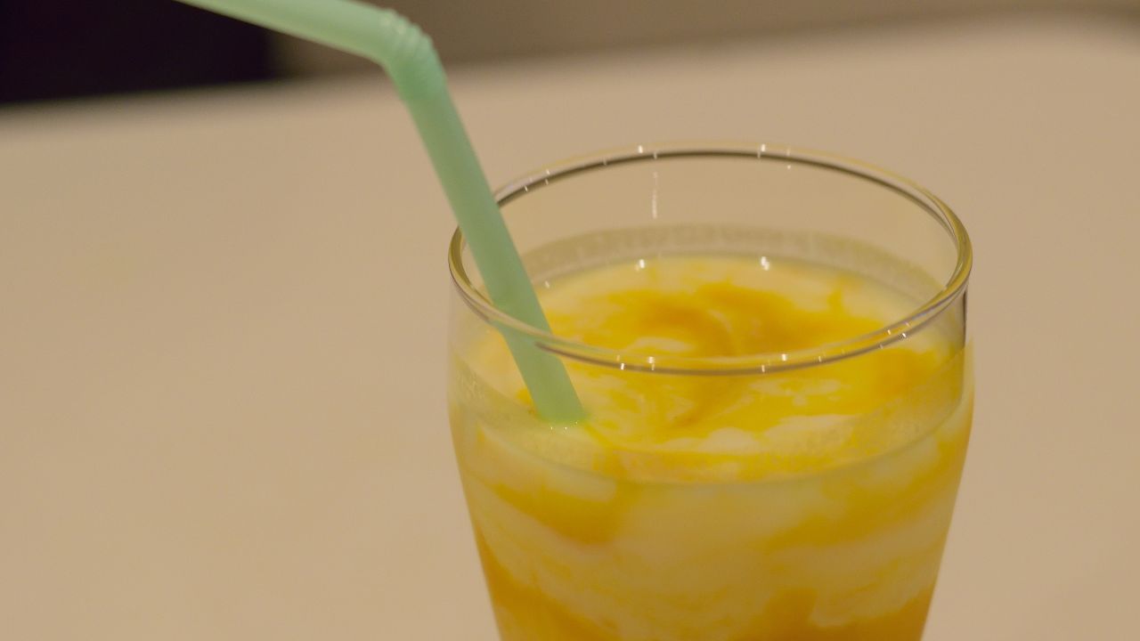 Mango lassi