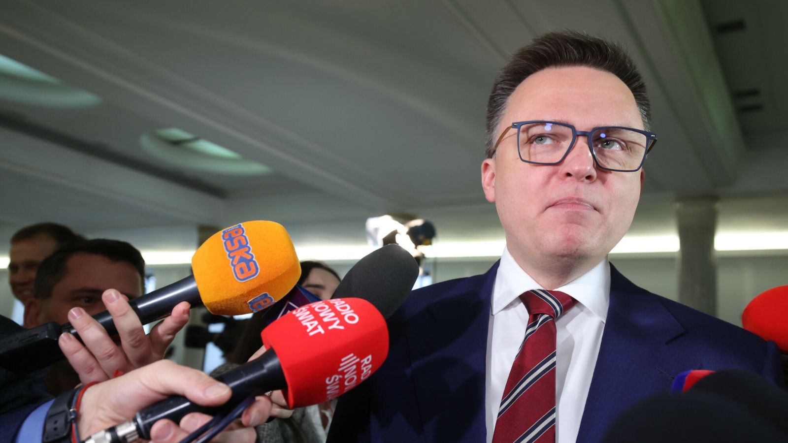 Holownia in the shadow of coalition partners. An expert assesses his position