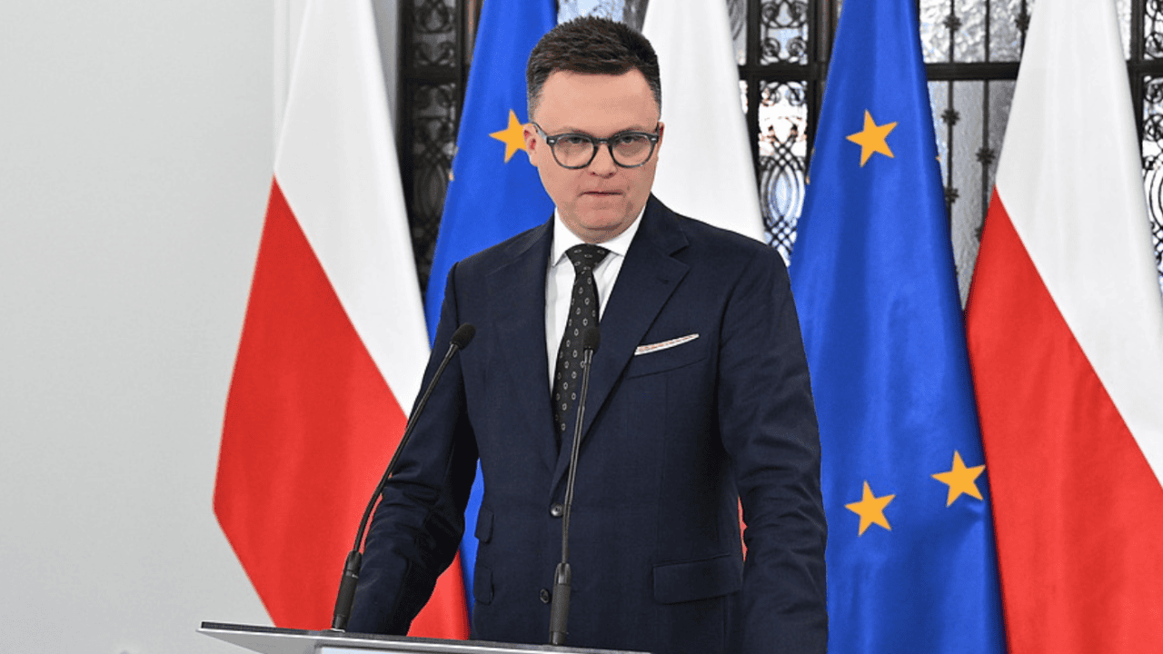 Zdumiewające, jaki plan ma mieć Hołownia. "Może to rozważać"