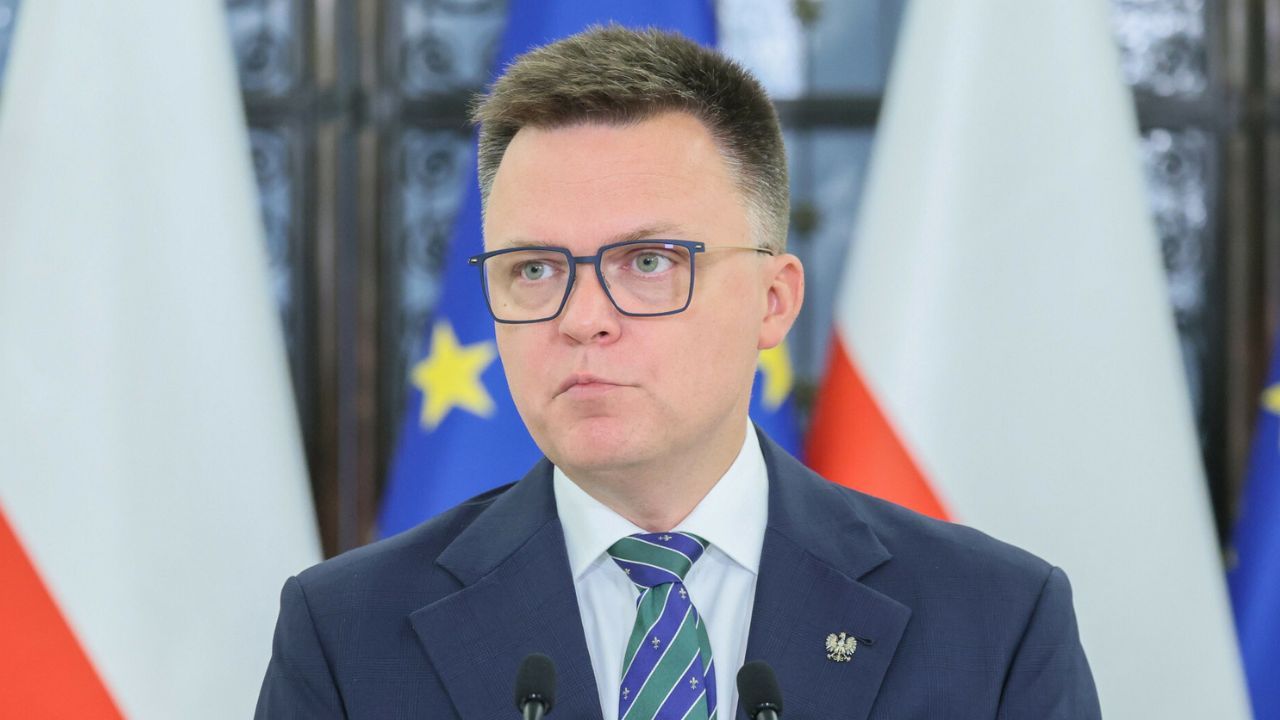 Szymon Hołownia sondaż