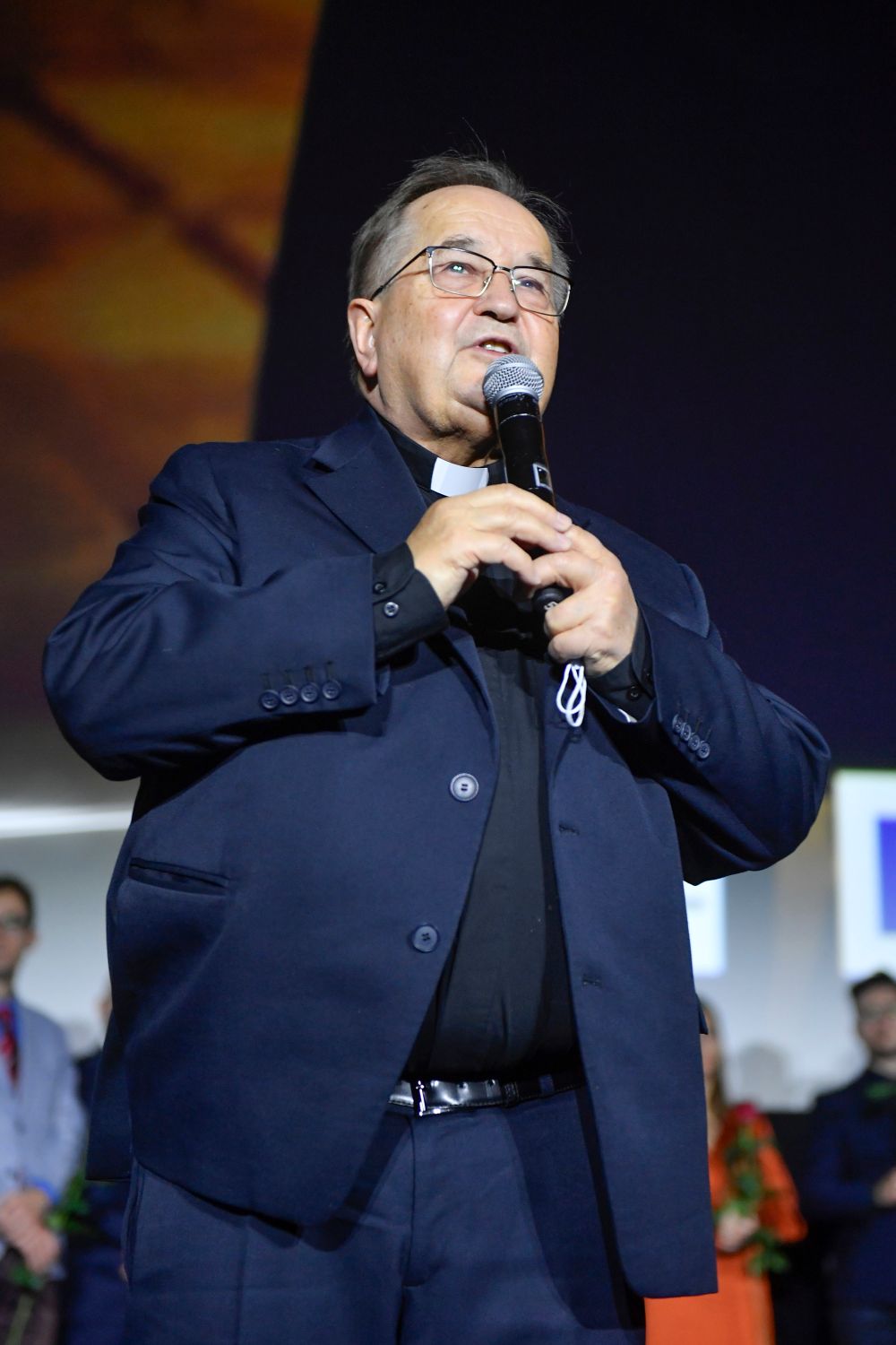 Drożyzna u Ojca Tadeusza. Tyle trzeba zapłacić za sylwester bez używek. Ceny zwalają z nóg  