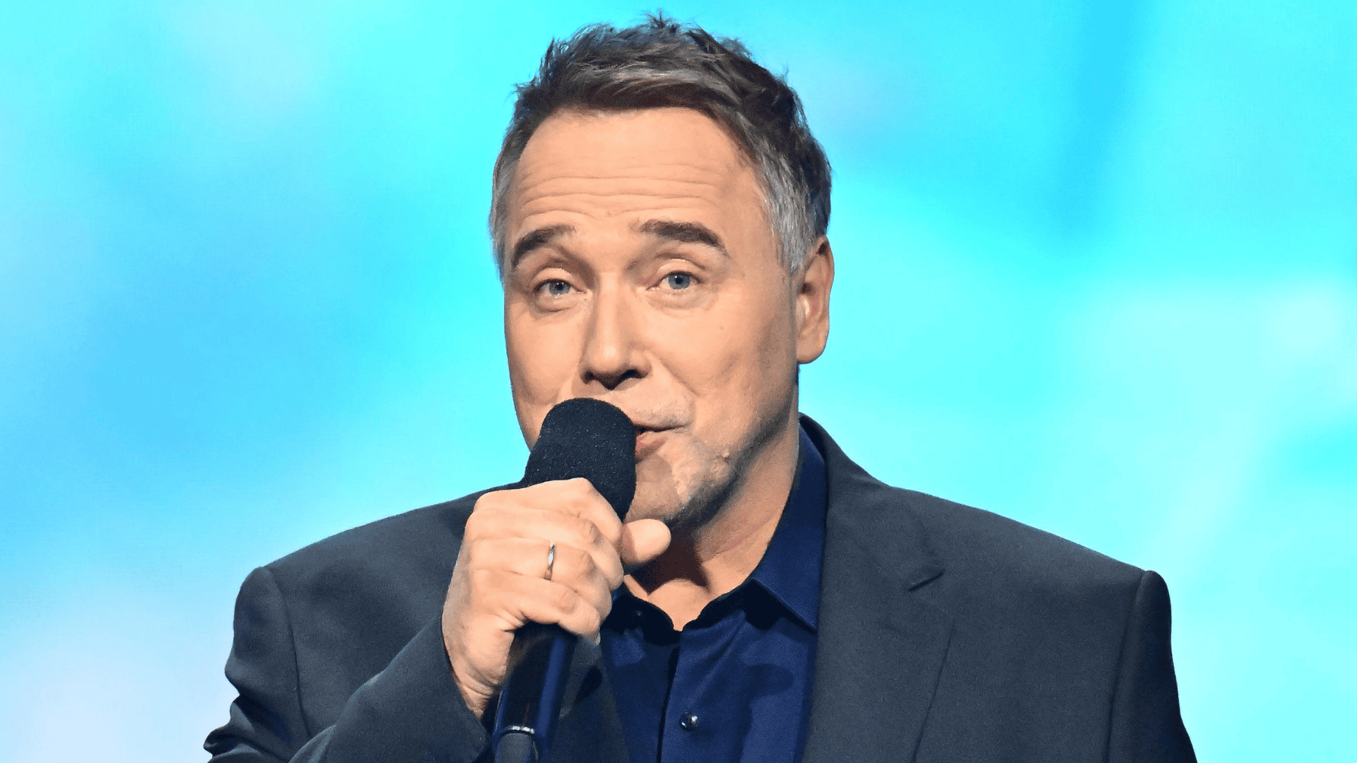 Wpadka w trakcie koncertu TVP. Łukasz Nowicki wypalił to na wizji. Jego reakcja mówi wszystko