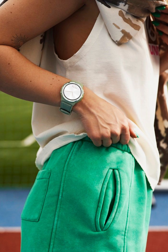 Esencja kobiecości w inteligentnym zegarku  – poznaj Valkirię od Maxcom