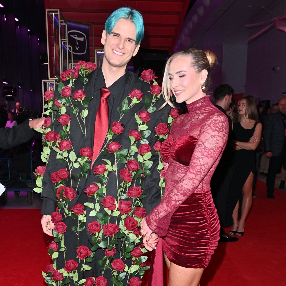 Co on na siebie włożył? Gwiazda TVP zszokowała swoim strojem