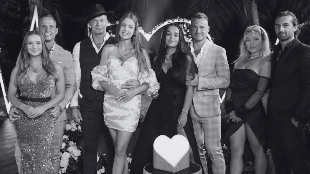 Uczestnicy programu "True Love"