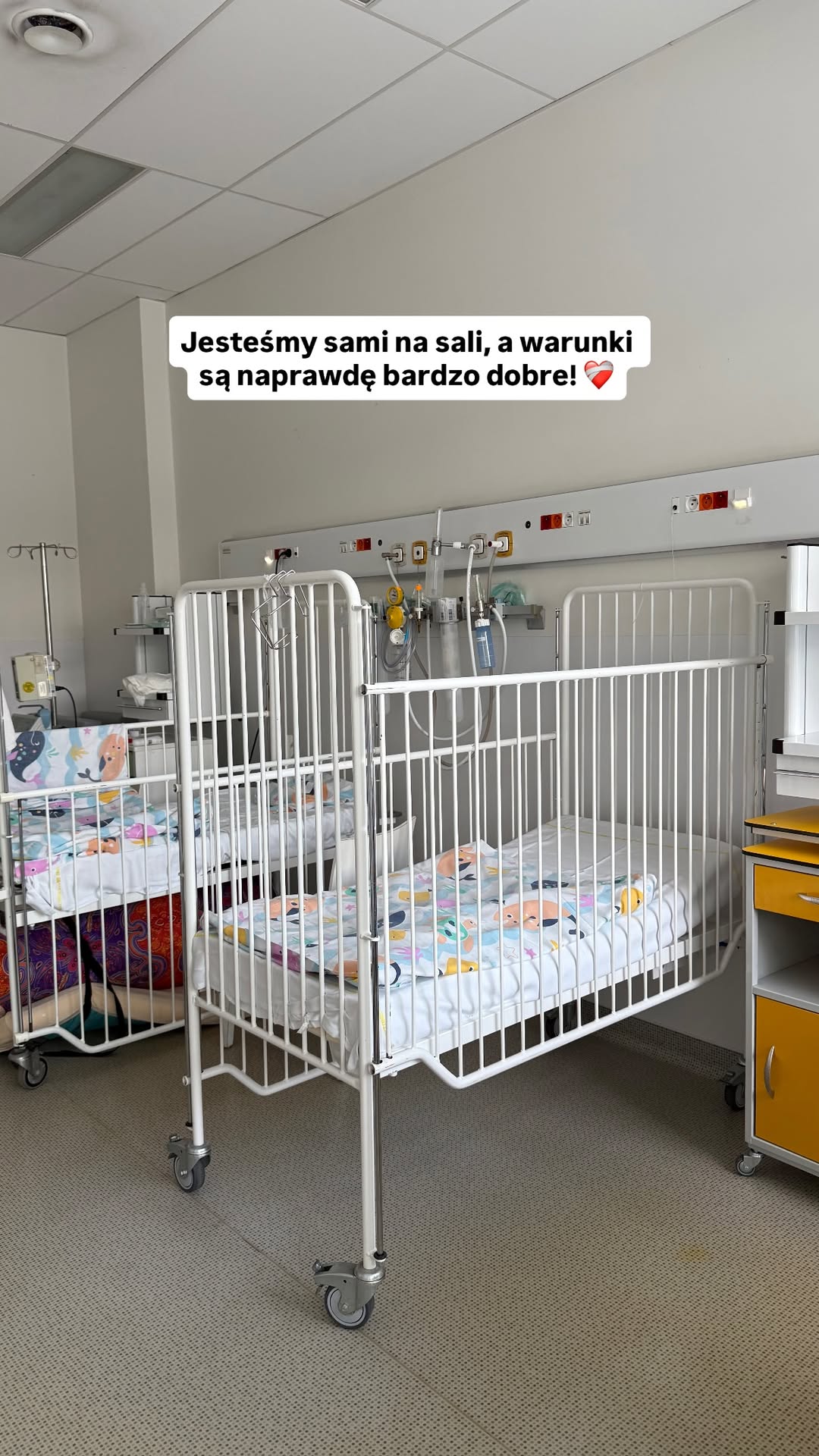 Syn gwiazdy sieci pilnie przewieziony do szpitala. Przerwała milczenie w sprawie