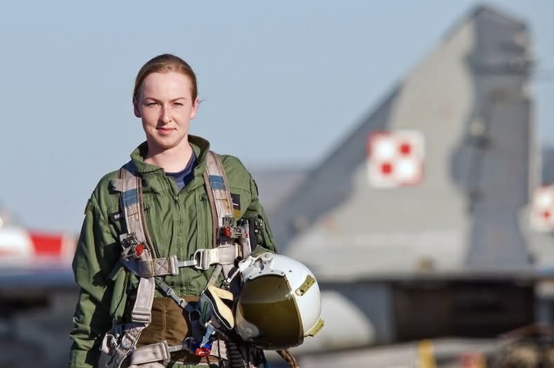 Żona Hołowni żegna się z mundurem! Ostatni lot już za nią 