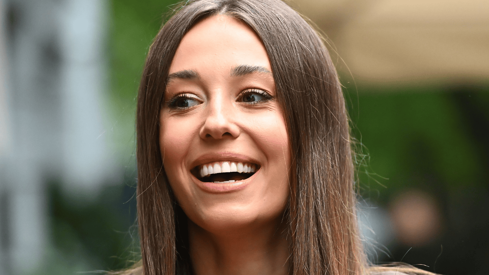 Uśmiechnięta Izabella Krzan