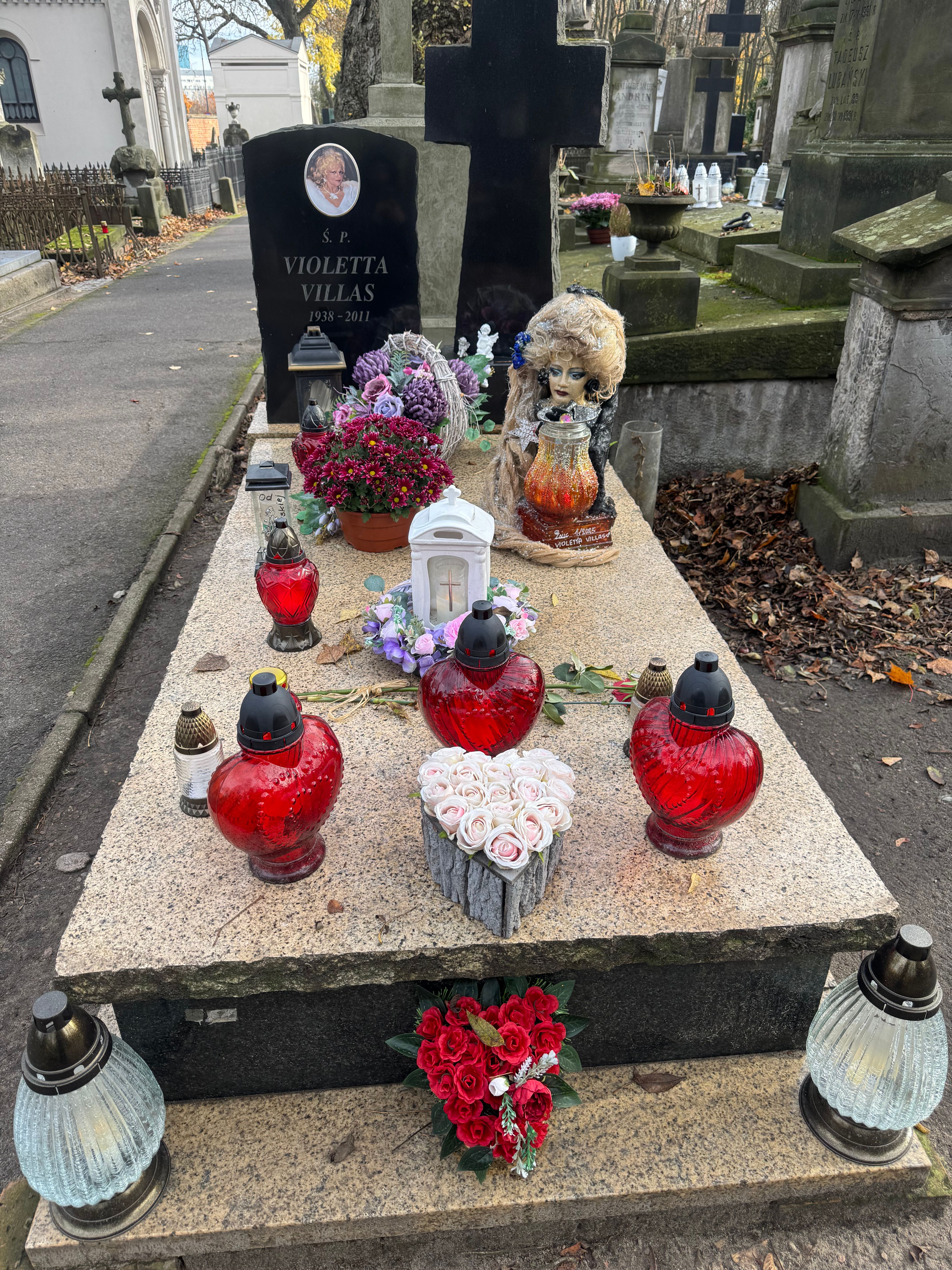 Szok, co postawili na grobie Villas! Nie można od tego oderwać wzroku