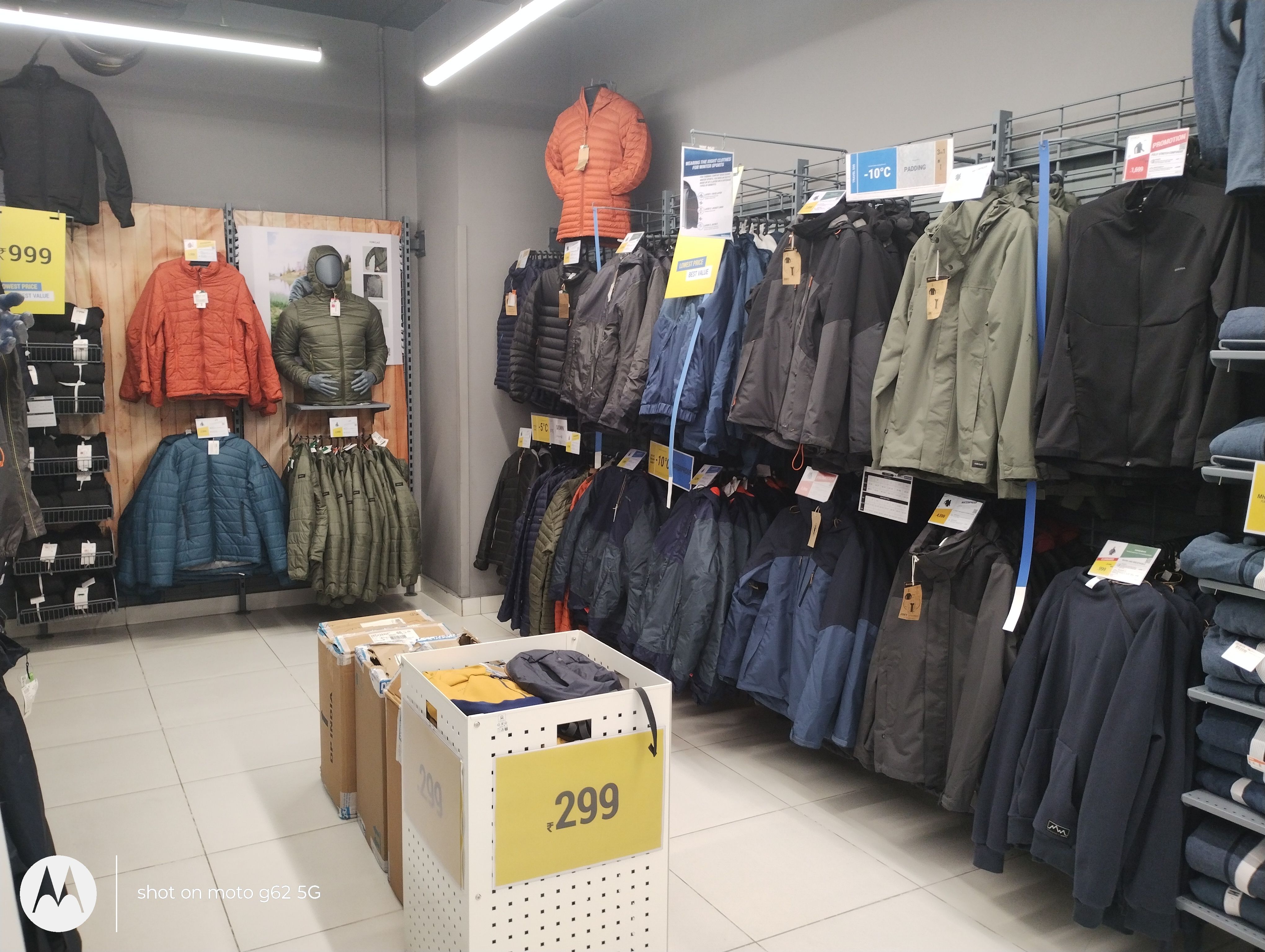 Popularna sieć apeluje do klientów. Ze sprzedaży wycofano odzież, może doprowadzić do wypadku