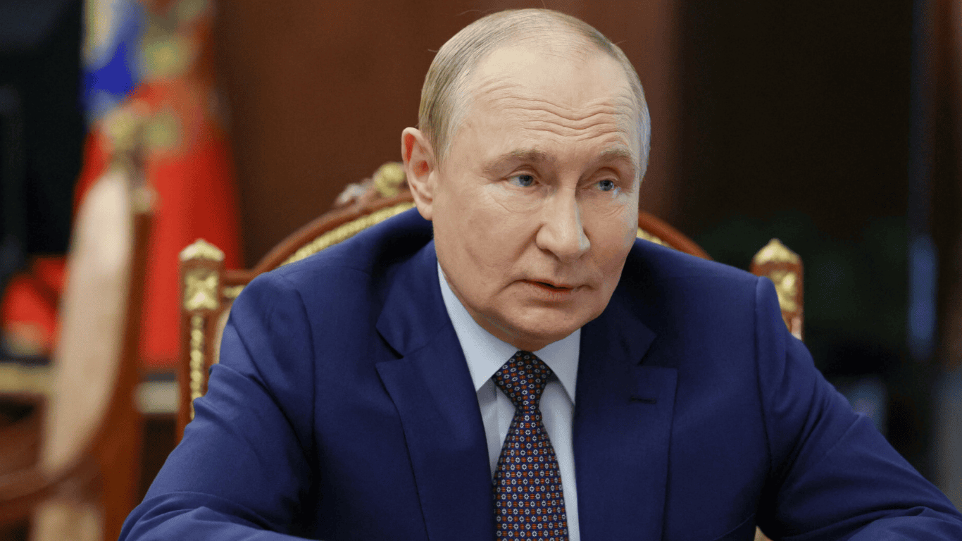 Putin made a last-minute call. Amazing who he talked to before gathering  with Trump