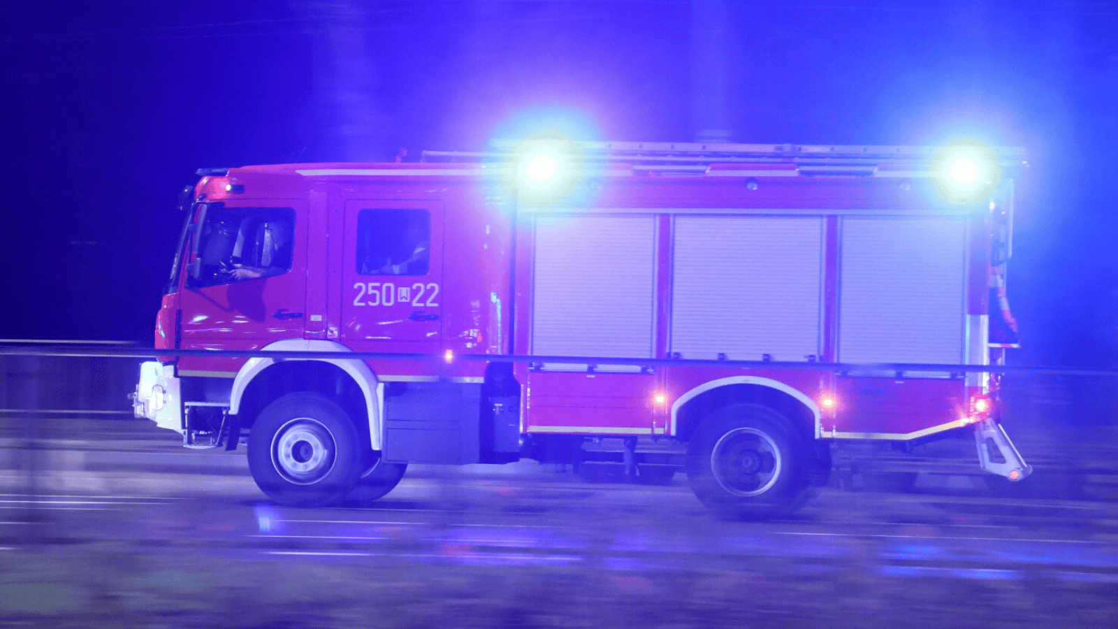 Gigantyczny pożar i kłęby toksycznego dymu nad Warszawą. Pilny apel do mieszkańców