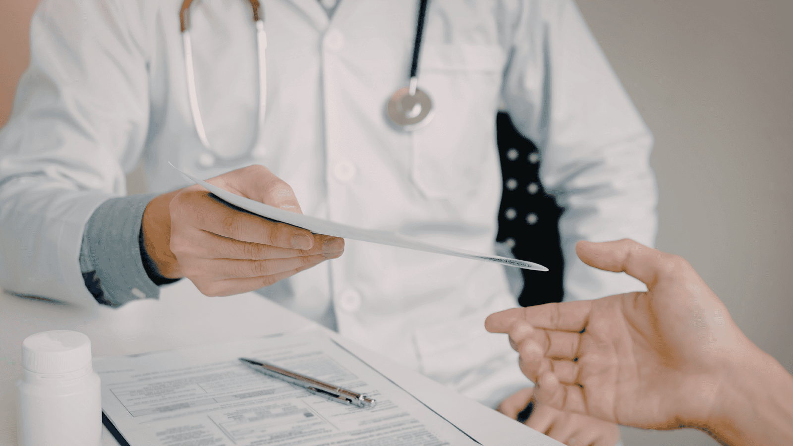 Europejska Agencja Leków (EMA) wycofuje lek z polskich aptek. Może uszkadzać mózg