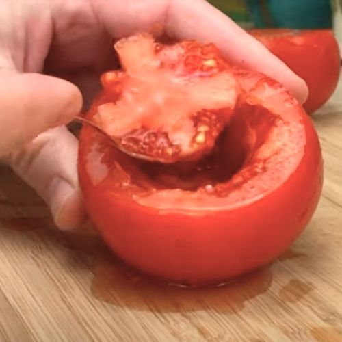 Wydrążanie pomidora.jpg