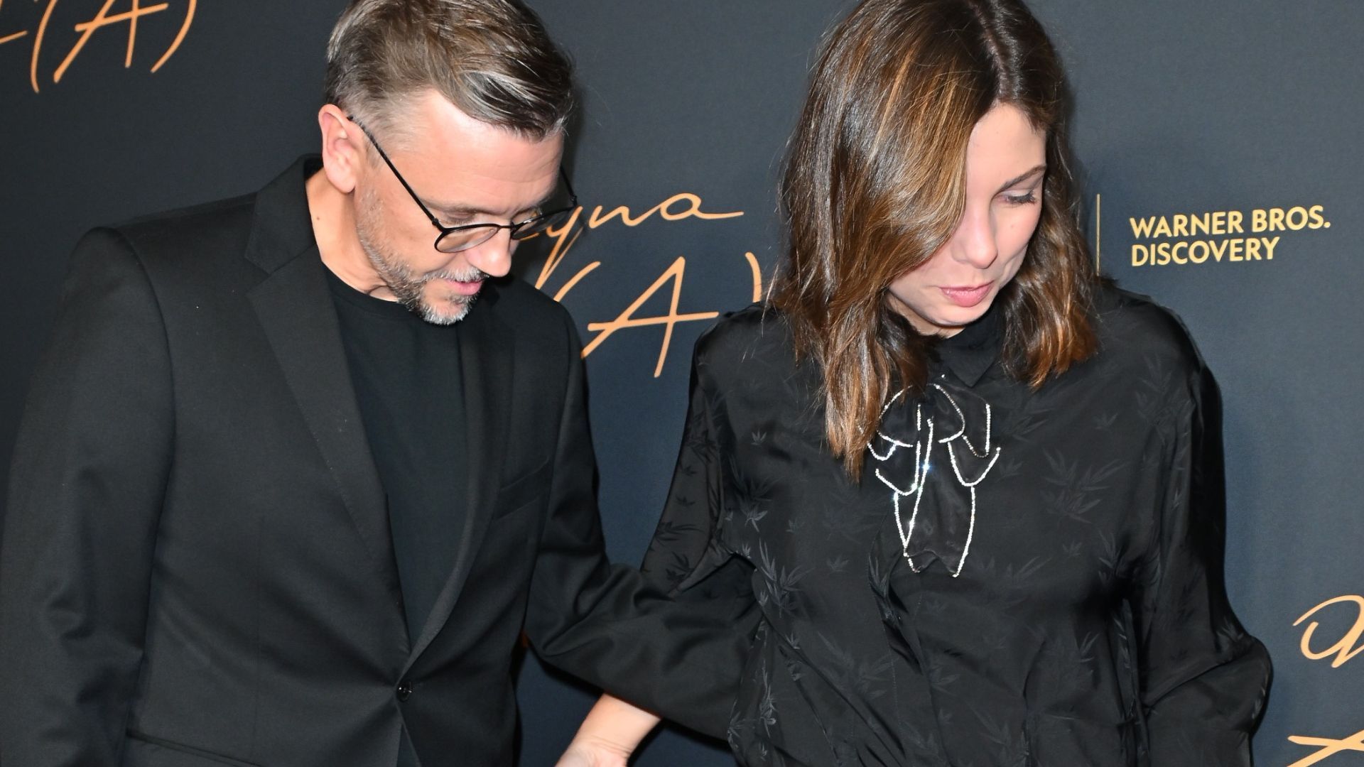 Popularna para aktorów miała wypadek! Koszmarne wieści w piątkowy wieczór