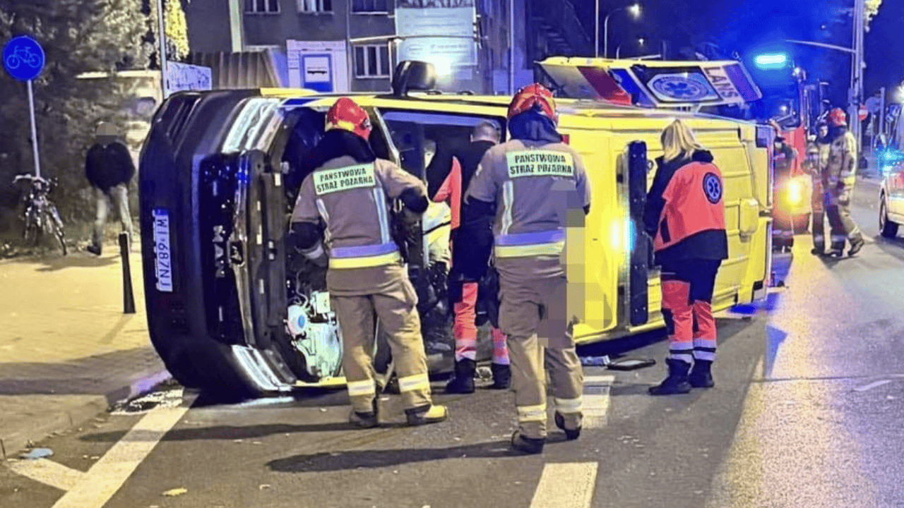 Wypadek karetki w Warszawie