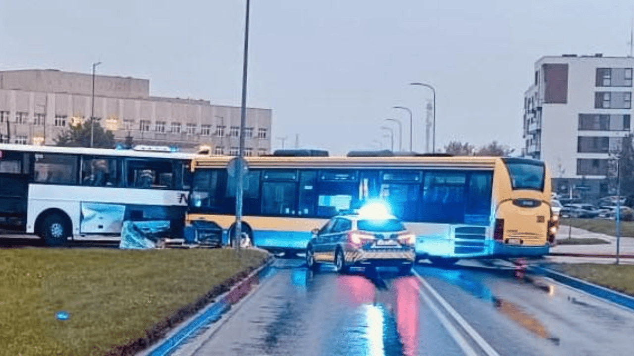 Poważny wypadek z udziałem dwóch autobusów. Jest wielu poszkodowanych