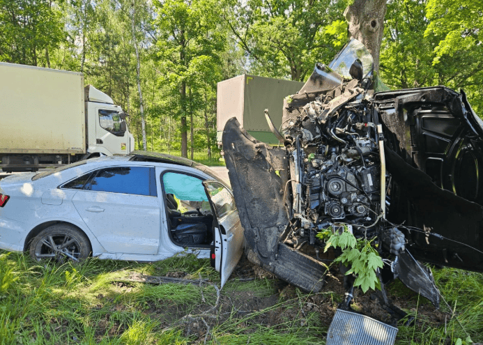 Nie żyje jedna osoba. W akcji śmigłowiec LPR, droga całkowicie zablokowana