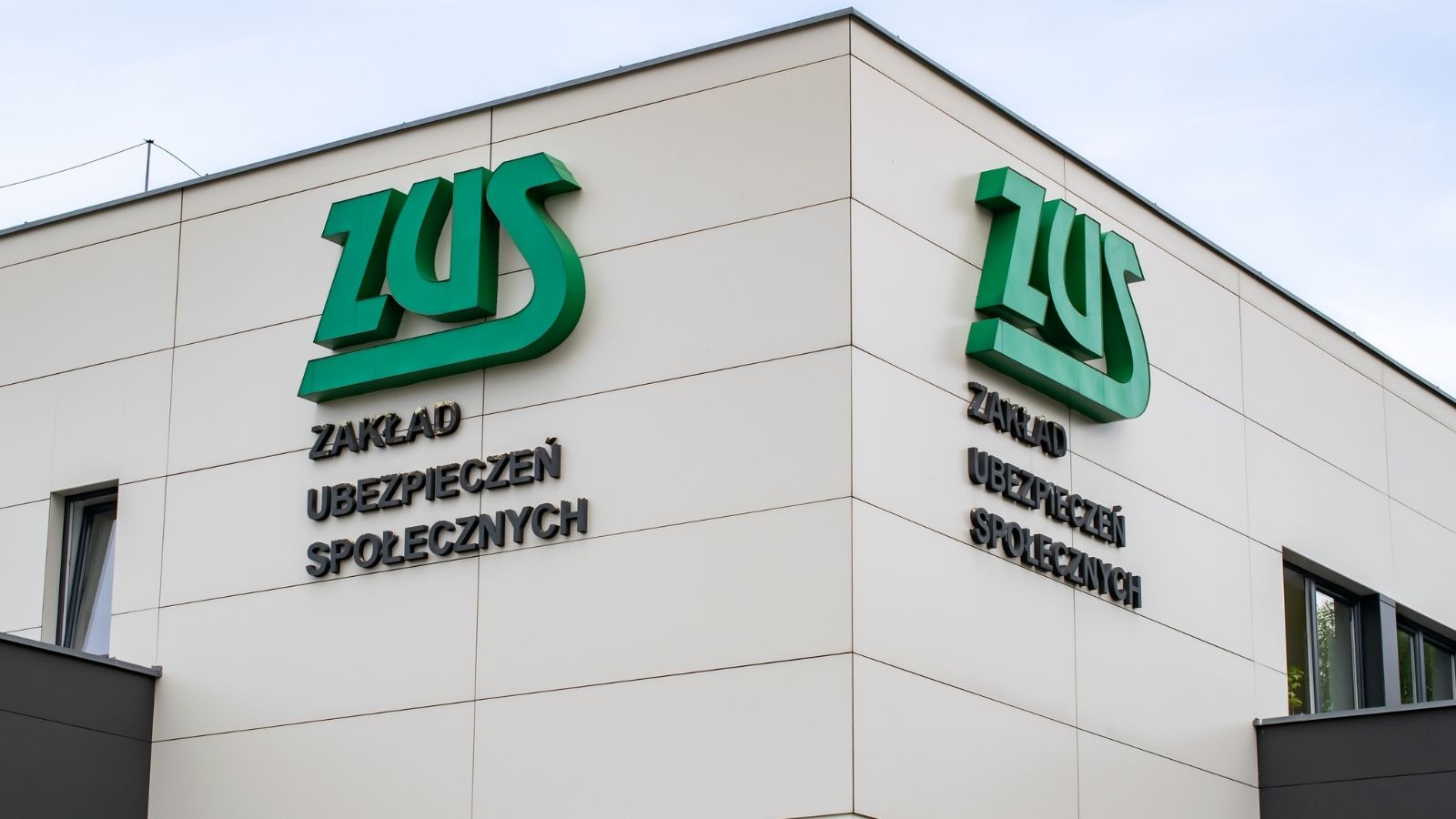 Emeryci dostaną ten dokument w nowej formie. ZUS wyjaśnia, co się zmieni od 13 lipca