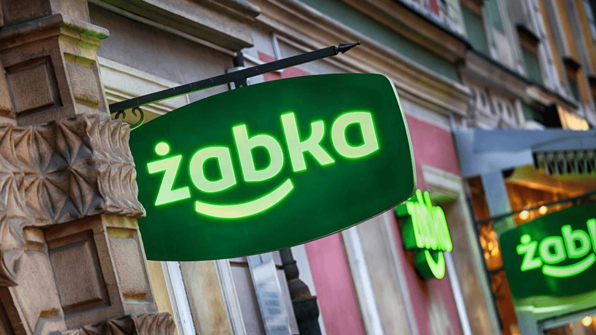 Żabka szykuje nowość, chodzi o płatność przy kasie. Już wzbudza w klientach mieszane uczucia