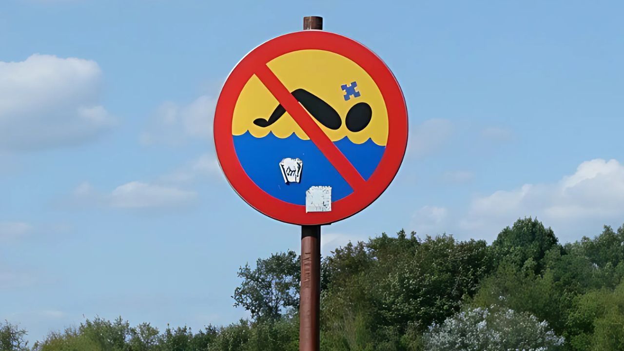 zakaz kąpieli