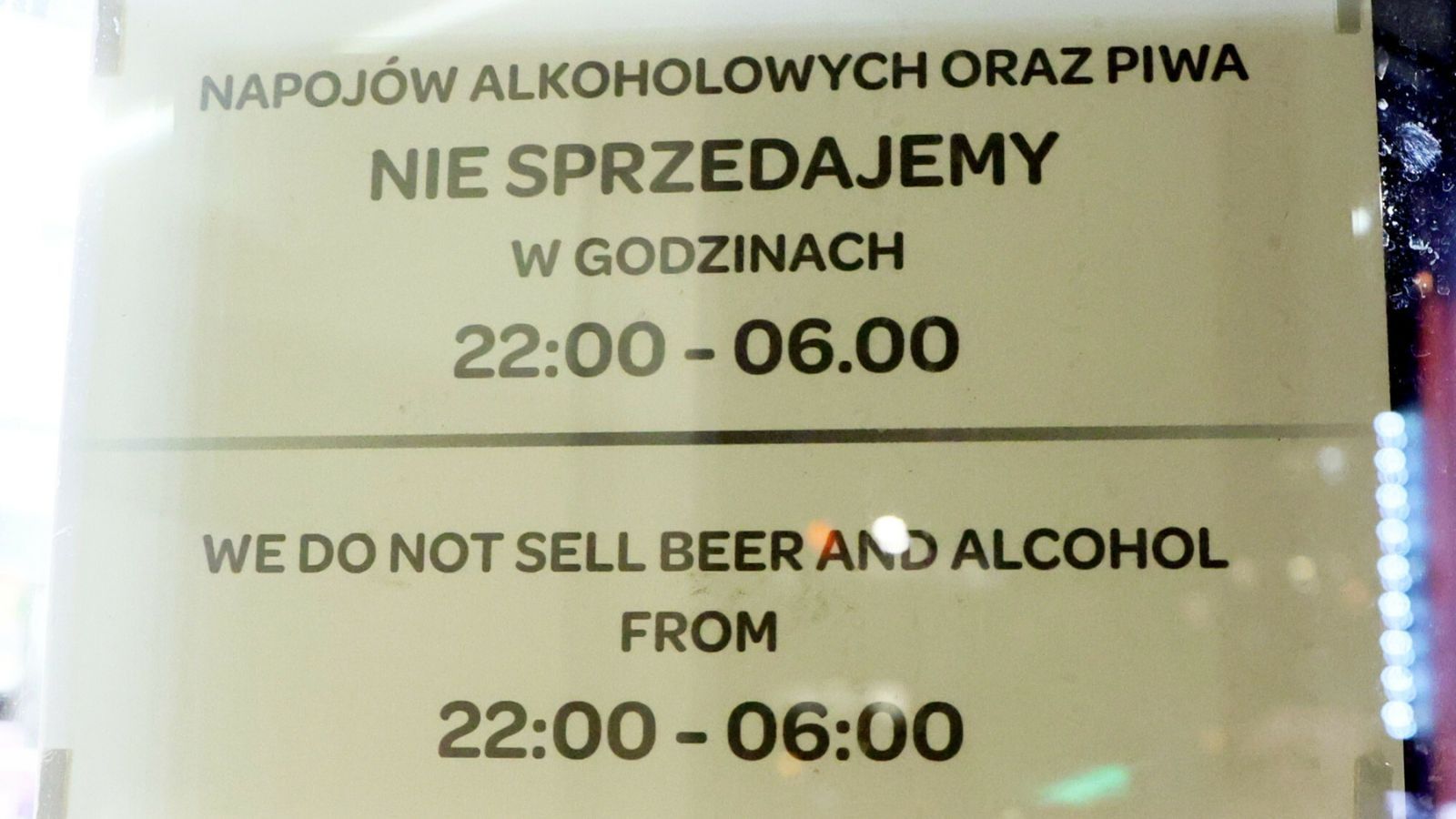 Terapeutka uzależnień o nocnym zakazie sprzedaży alkoholu. "Bez terapii to za mało"