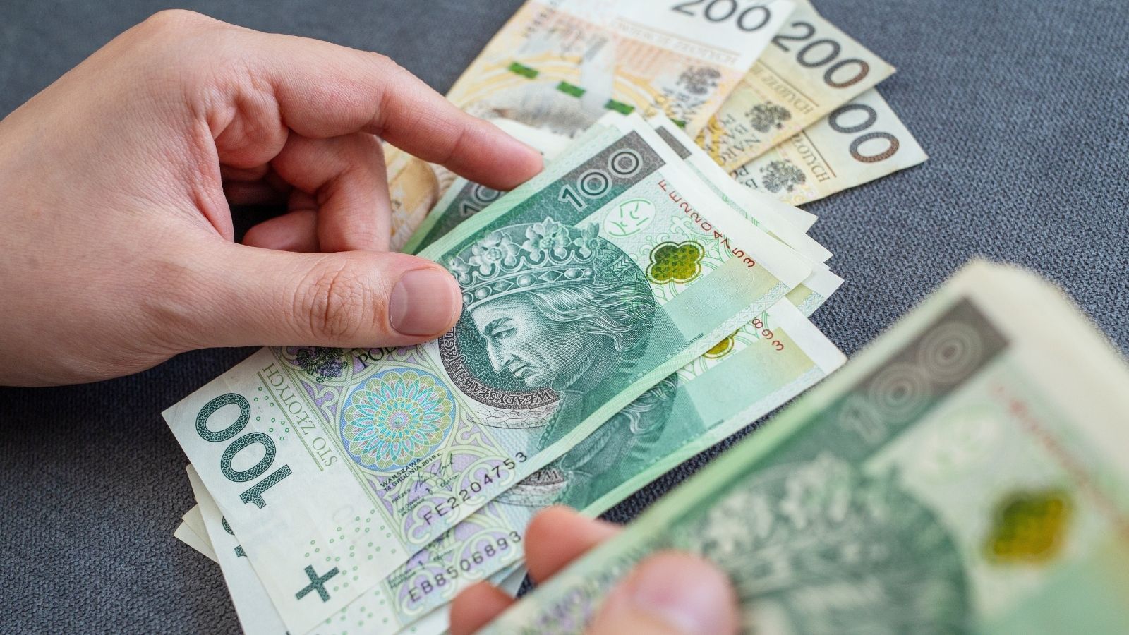 Szukają Polaków do pracy w Niemczech. Zarobki do 16 tys. złotych miesięcznie i darmowe zakwaterowanie