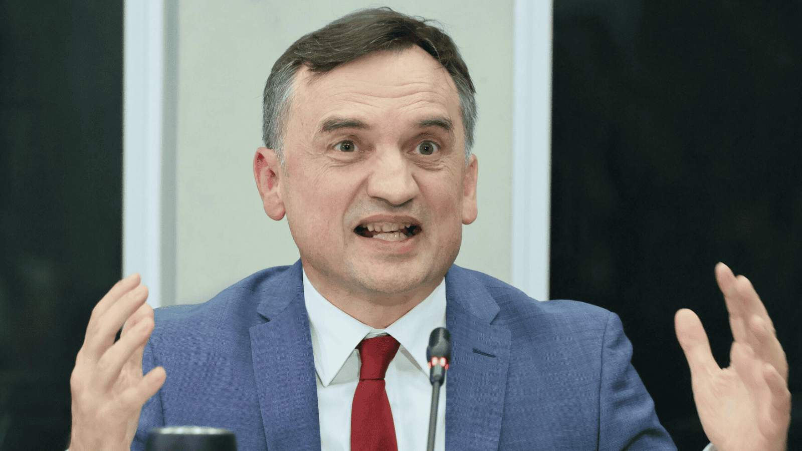 Ledwo Ziobro dostał azyl, a tu coś takiego. Zdumiewające, co spotkało go na Węgrzech