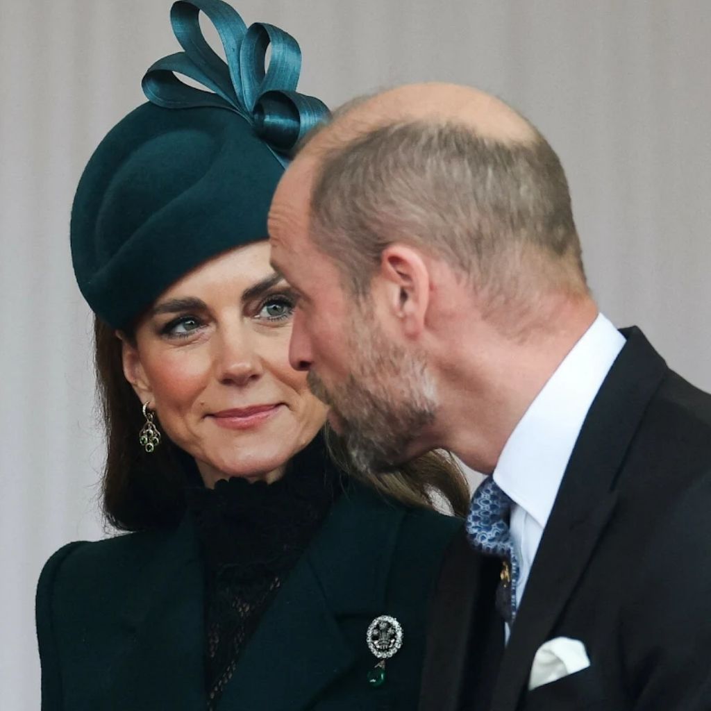 Księżna Kate przyjęła Sułtana Omanu. Wszystkie oczy na jej brzuch. To zobaczyli, gdy zdjęła płaszcz