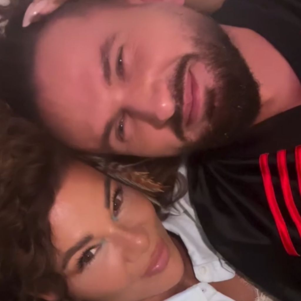 Edyta Górniak w łóżku z brodatym przystojniakiem. W końcu pokazała jego twarz, fanki oszalały