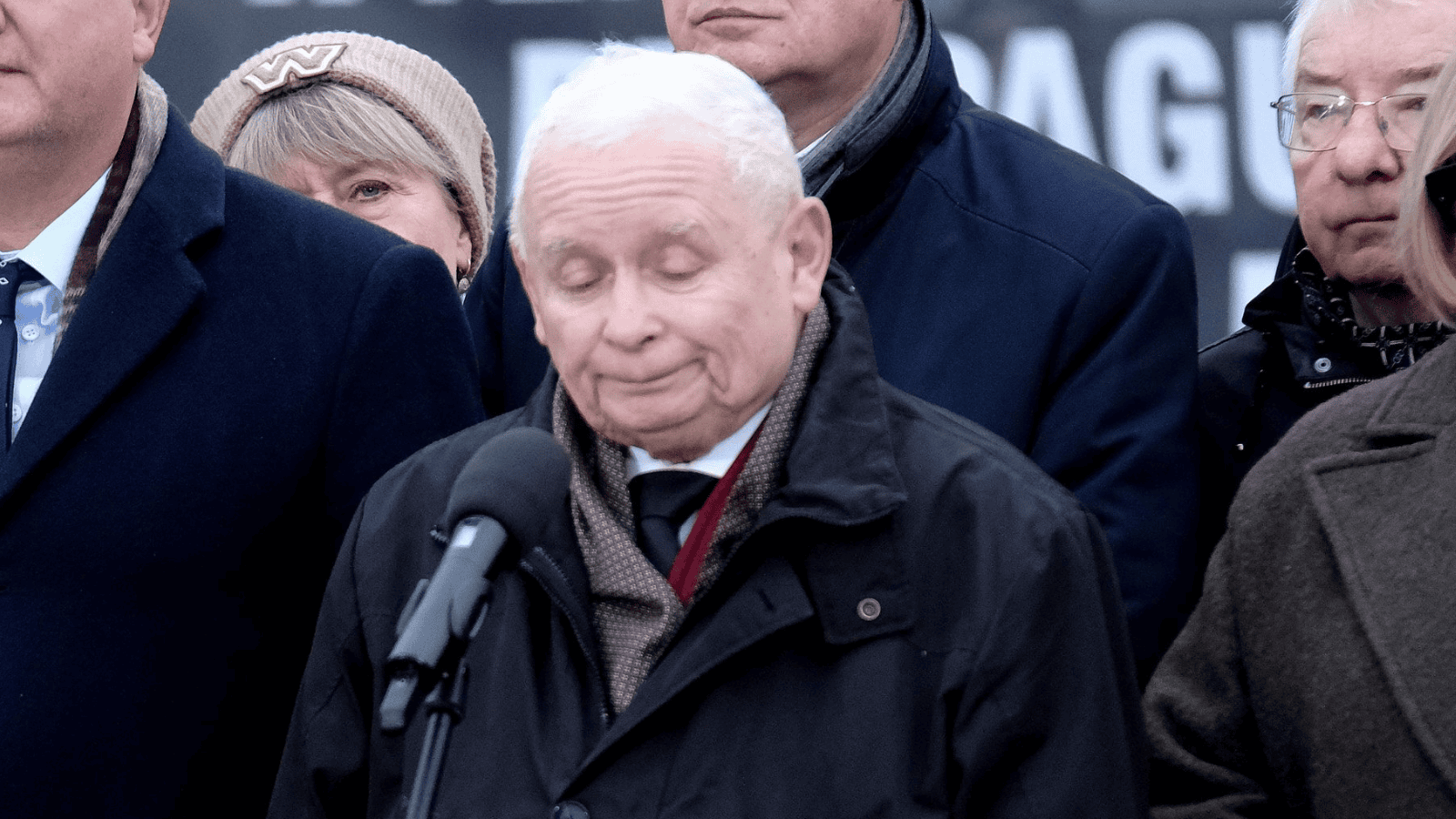 Choroba, którą przypisuje się Kaczyńskiemu, sieje postrach wśród seniorów. Lekarze ostrzegają wprost