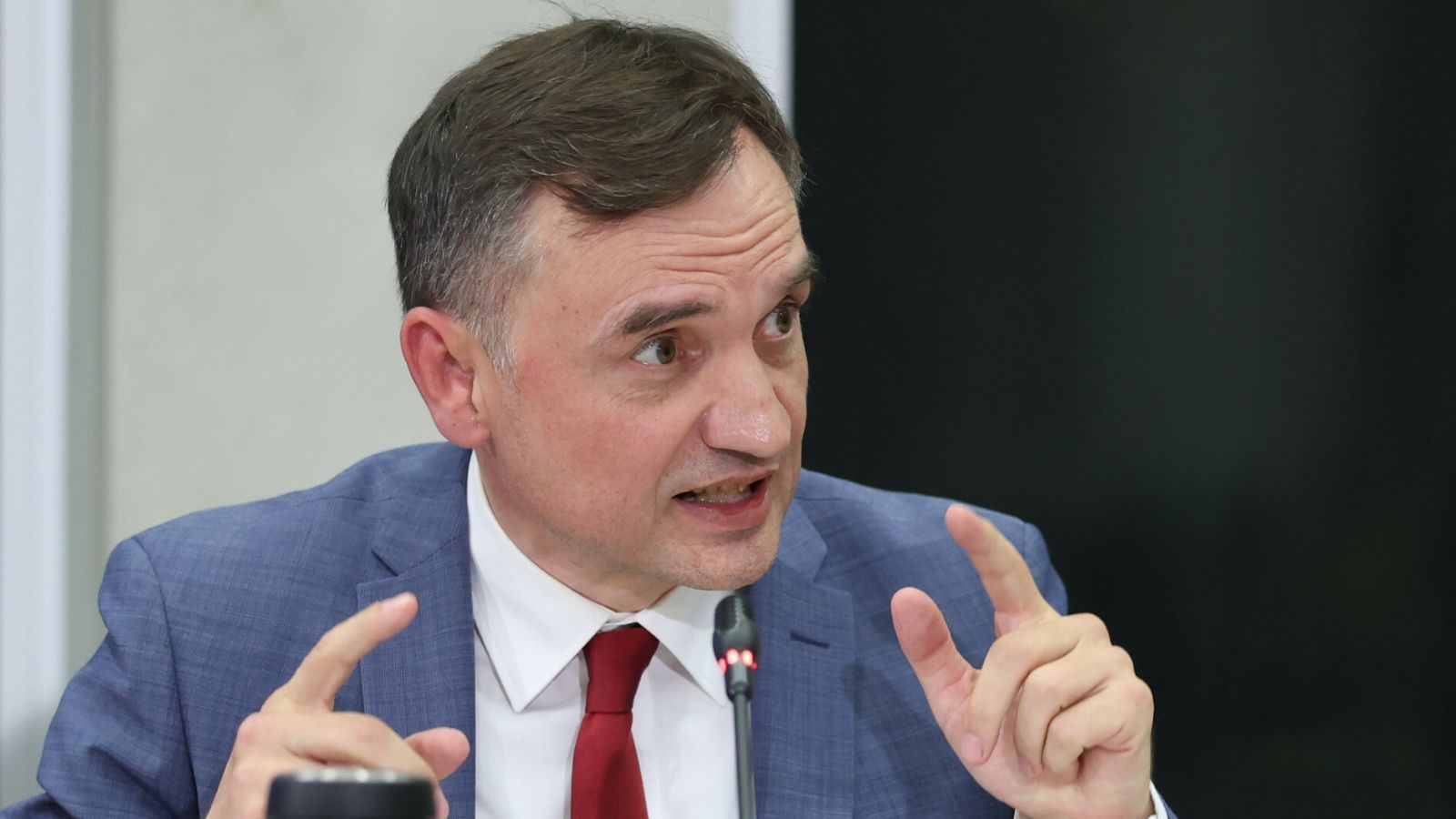 Żurek dostał pytanie o Ziobrę. Zapowiedział pilne działania