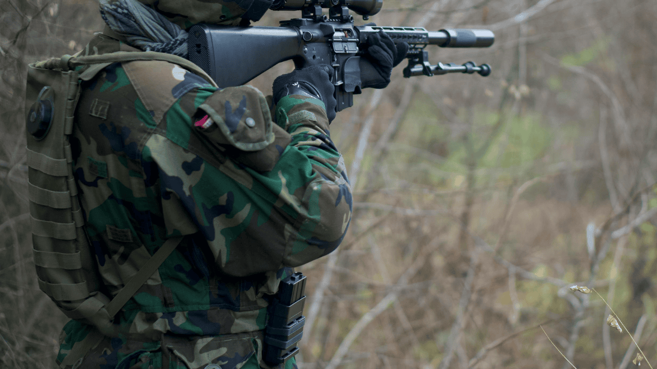 Uzbrojona rosyjska grupa przy granicy państwa NATO. Przejście zamknięto