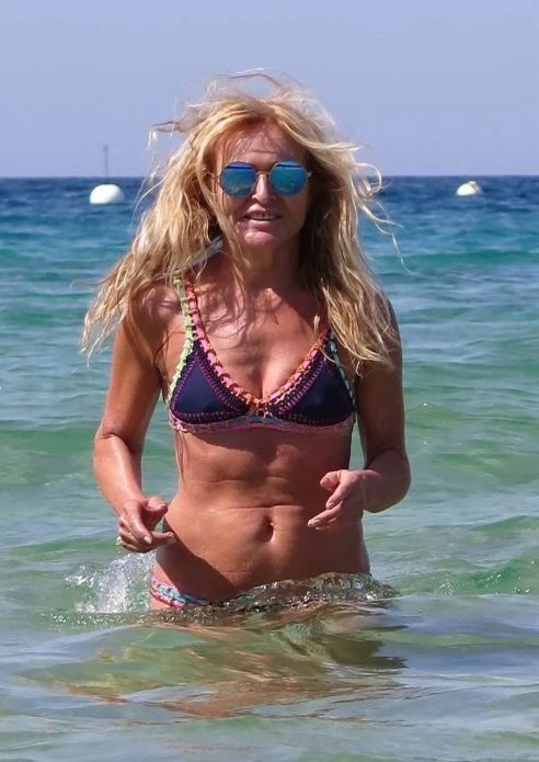 70-letnia Monika Olejnik pokazała brzuszek. Fani są w szoku: "Nie wierzę! Aż błyszczysz"