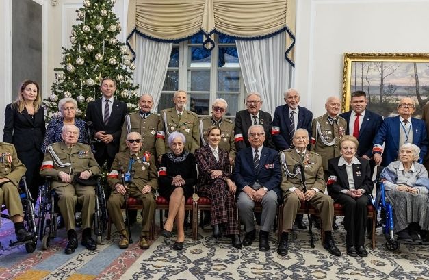 Nawrocka uchwycona w najbardziej wzruszającym momencie roku. Wystarczyło jedno spojrzenie. Polały się łzy