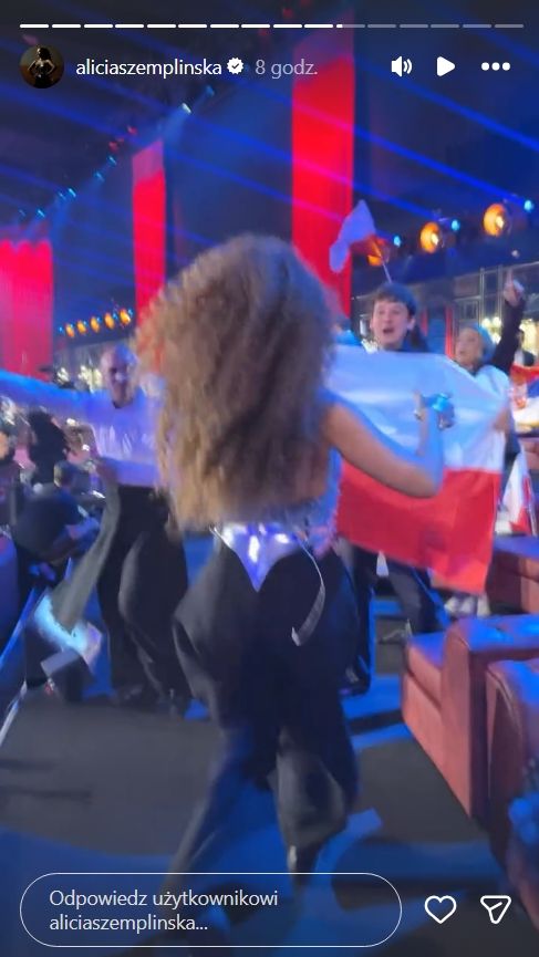Alicja Szemplińska zeszła ze sceny i pobiegła prosto do niego. Padły dwa wymowne słowa