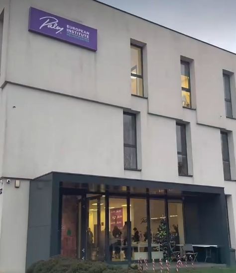  Marta Nawrocka naprawdę ubrała się w taki sposób. Wszyscy patrzą tylko na nia!