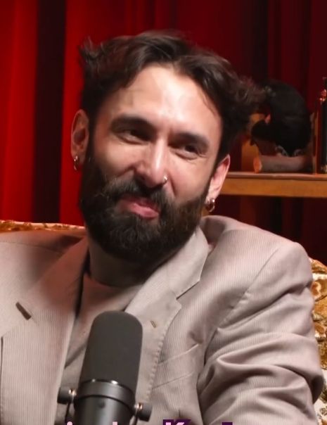 Tak dziś wygląda Conchita Wurst. Po kobiecie z brodą nie ma śladu