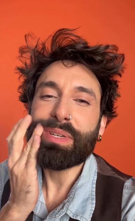 Tak dziś wygląda Conchita Wurst. Po kobiecie z brodą nie ma śladu