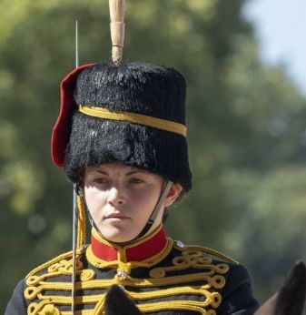 Karol III w żałobie, był świadkiem tragicznego wypadku. Nie żyje 24-latka