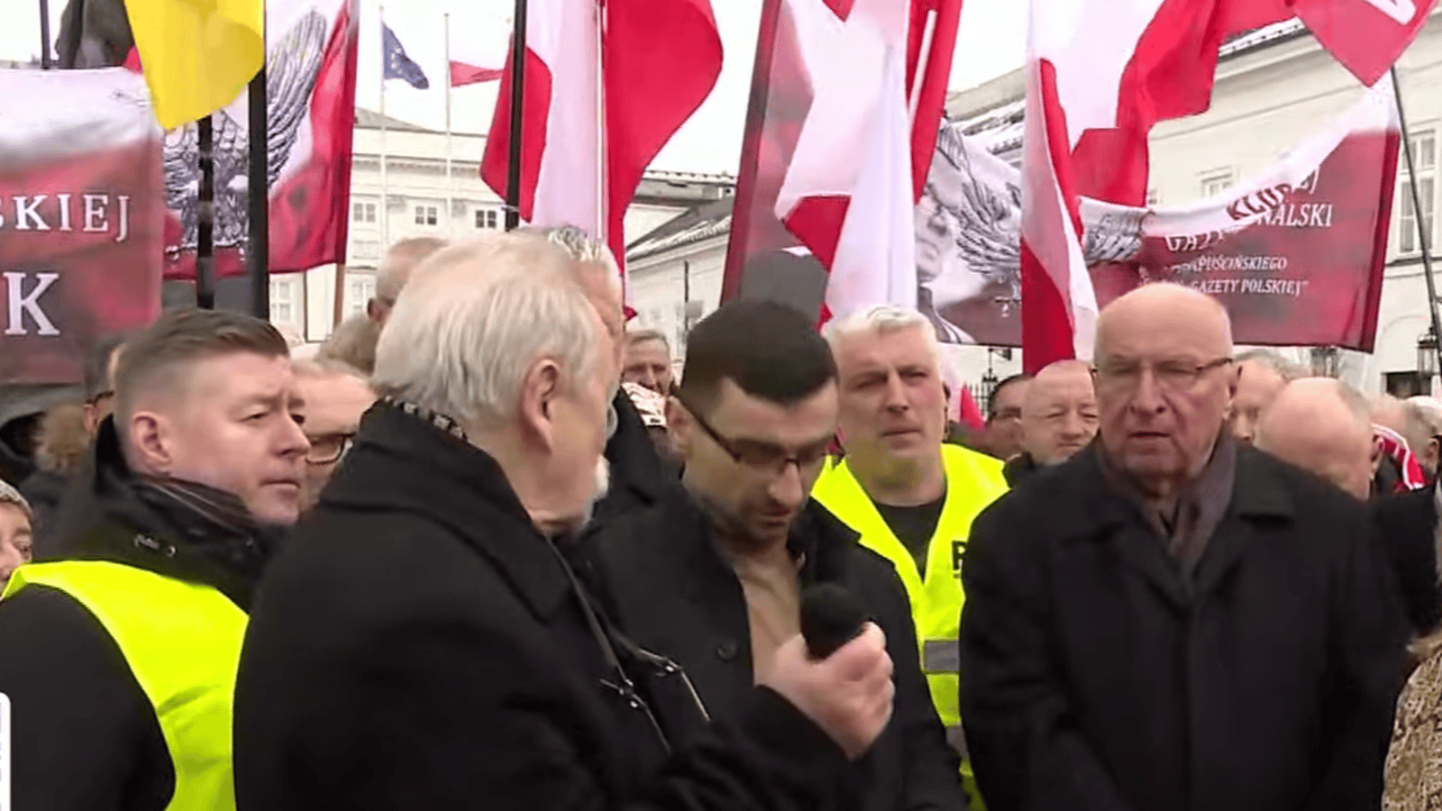 Ludzie wyszli na ulice. Protest przed Pałacem Prezydenckim. Niesłychane, czego żądają od Nawrockiego
