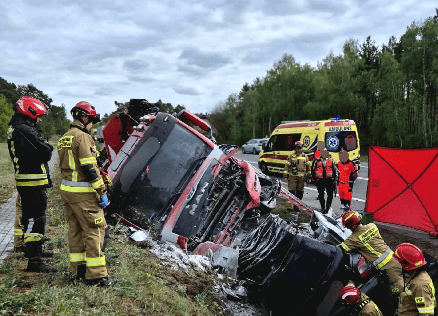 Tragiczny wypadek na DK 91. Jedna osoba nie żyje, droga zablokowana