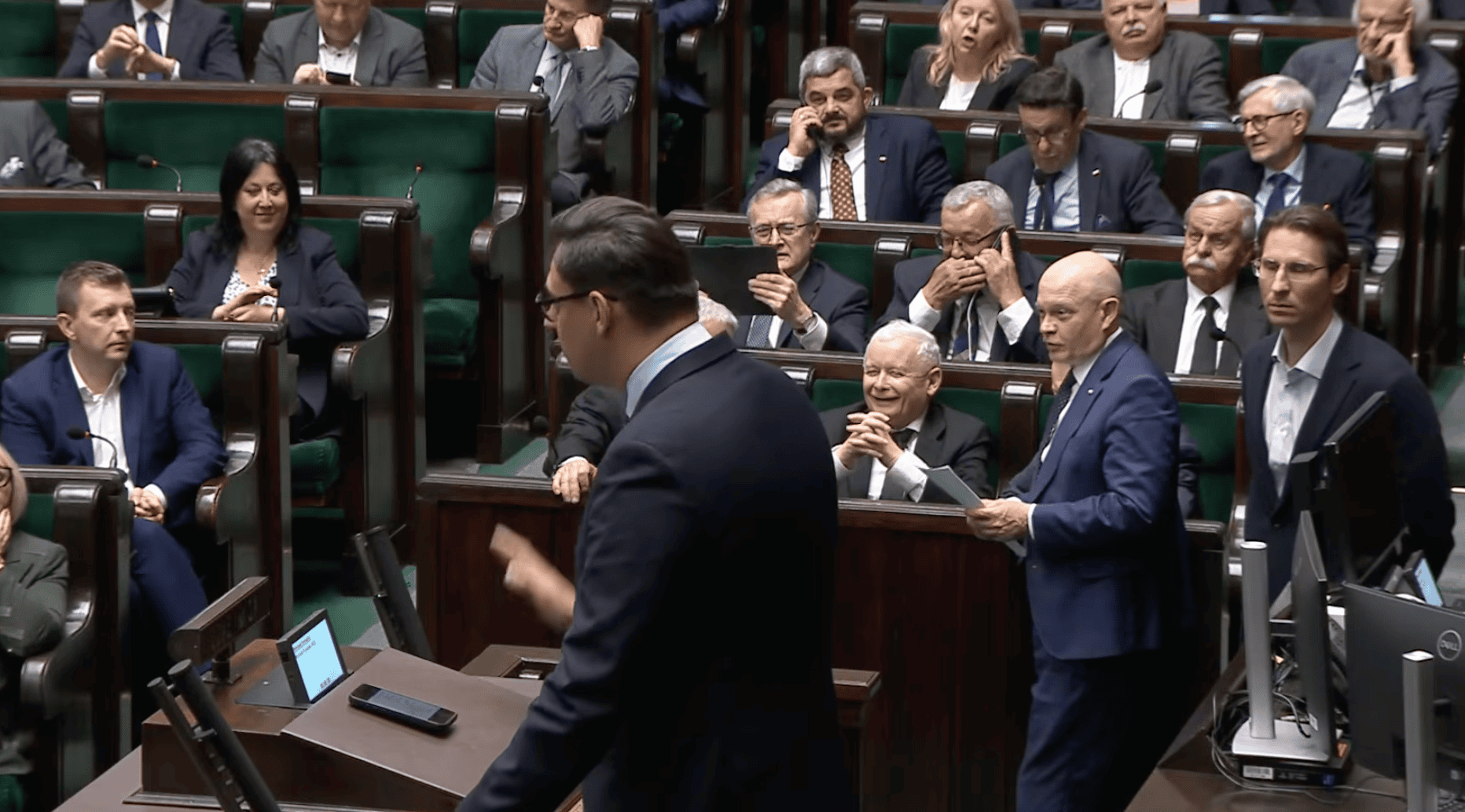 Poseł PO zwrócił się do Kaczyńskiego z sejmowej mównicy. Prezes PiS zareagował śmiechem
