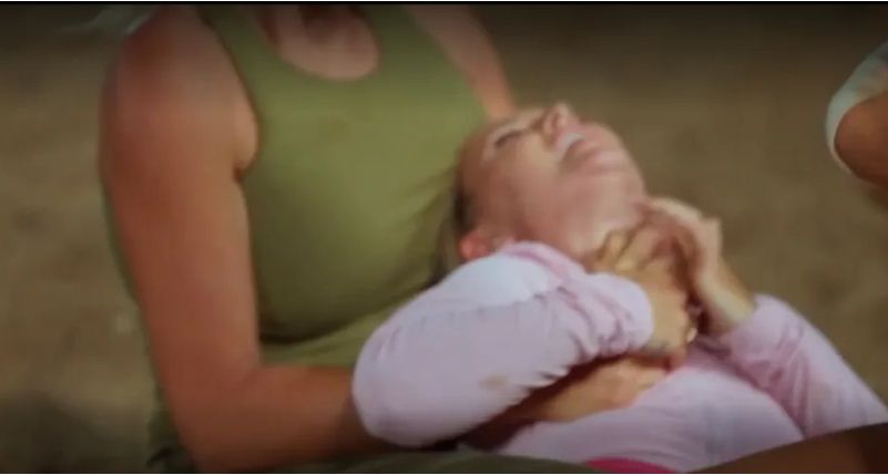 "Nie duś jej!". Sceny jak z horroru w "Królowej przetrwania". Zrobiło się nieprzyjemnie