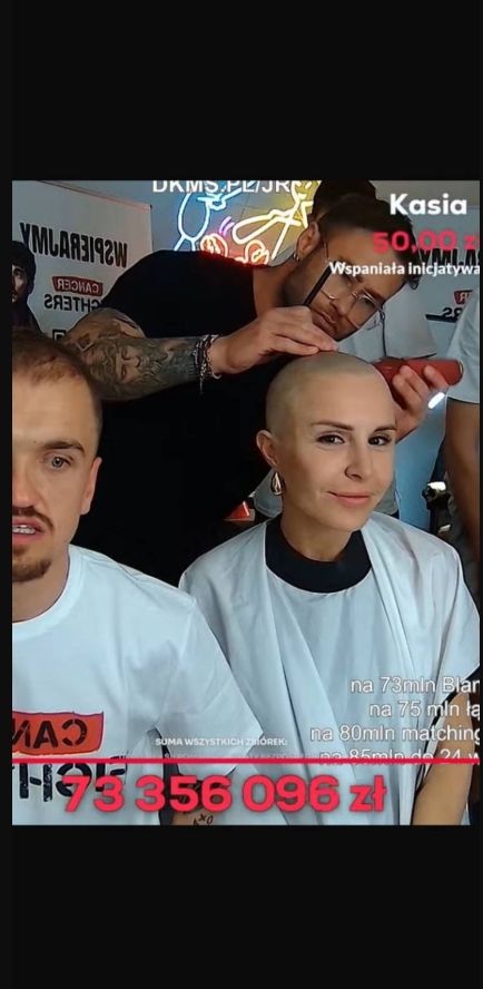 W środku nocy Blanka Lipińska też ogoliła się na łyso. "Czuję się po prostu strasznie"