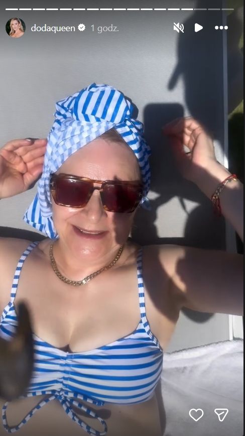 Doda w skąpym bikini, ale to jej mama kradnie show. Wanda ma obłędną figurę