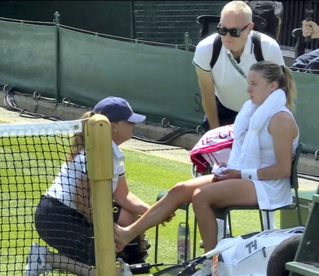 Dramatyczne chwile Chwalińskiej na Wimbledonie. Potrzebni medycy