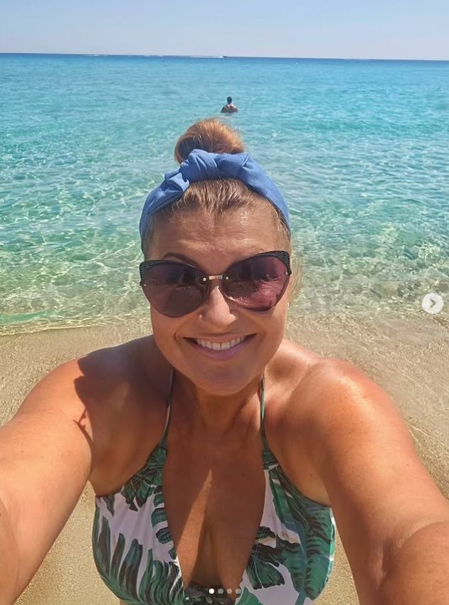 55-letnia Kasia Skrzynecka w bikini. "Wyglądasz jak nastolatka"